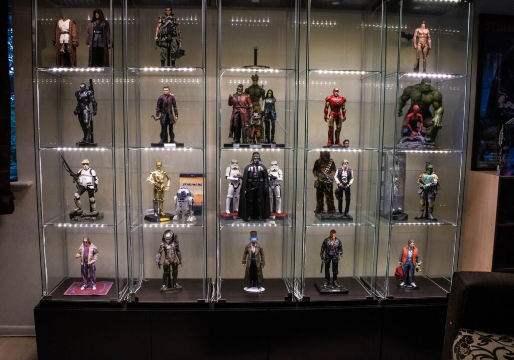 Uma vitrine virtual de action figures.