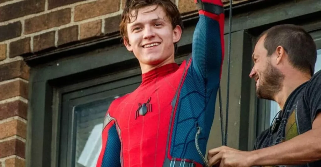 Tom Holland interagindo com fãs do Homem Aranha em Glasgow, Escócia
